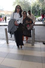 Sonakshi Sinha snapped at Airport on 6th Jan 2016
